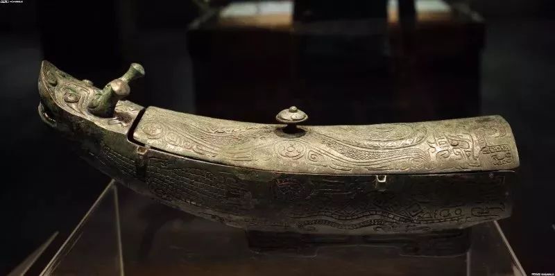 8 商代 龙形觥 高19厘米,通长43厘米,宽13.4厘米 山西博物院藏4.jpg 8 商代 龙形觥 高19厘米,通长43厘米,宽13.4厘米 山西博物院藏4.jpg