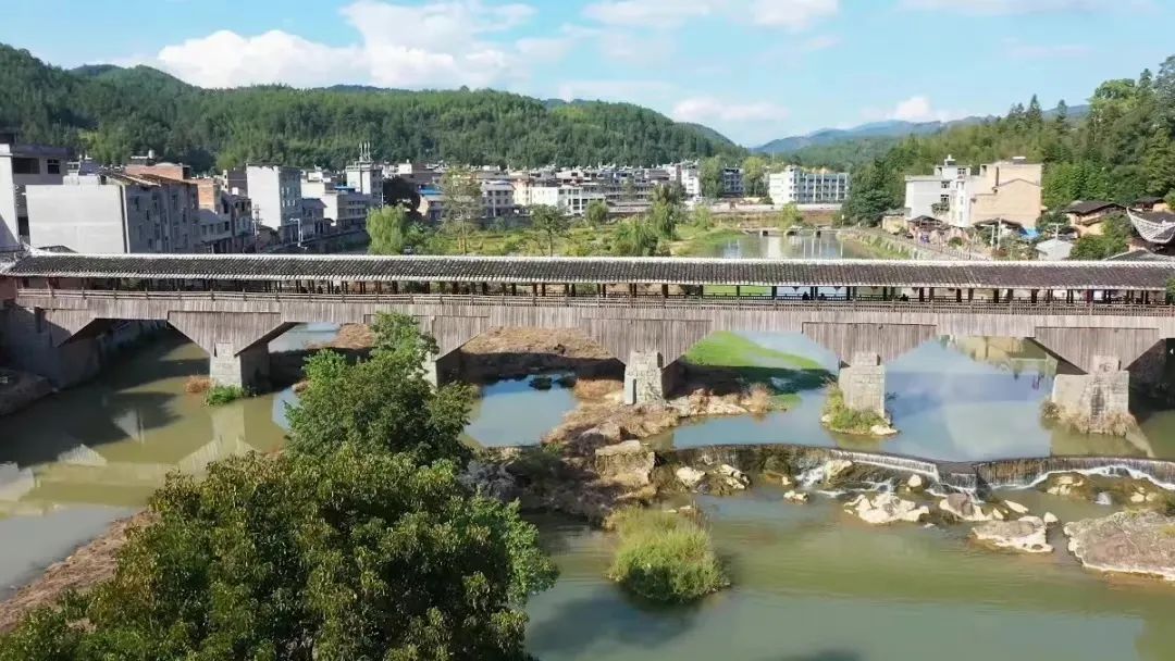 失火前的万安桥