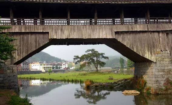 火灾前的万安桥